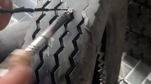 Remaking old car tires is very simple