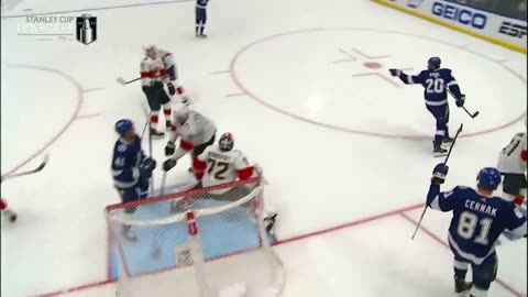 NHL - This one ain't done yet... 👀 StanleyCup Nick Paul pulls the TBLightning within one! 🇺🇸