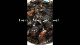 Fresh Mussels with Lemon Garlic Sauce