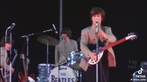 Help - The Beatles ( Live at Shea Stadium 🏟️ )