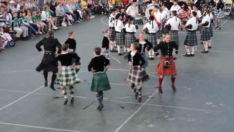 Scottish 'Broadswords' Dance