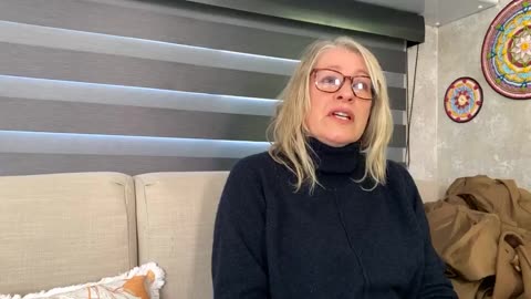 Tracey shares a vaccine injury story on the Vaxxed bus down under