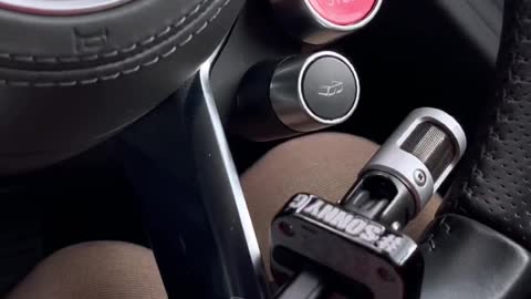 Original car clip 2016 Audi R8 right-hand drive 4WD British Edition