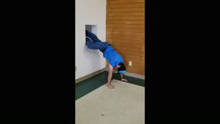 Guy Escapes Locked Room Thu Vent System