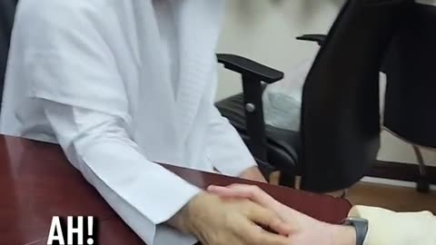 Mufti menk arm wrestling 😂