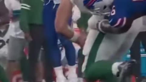Slow motion of the injury of Aaron Rodgers in his Jets debut