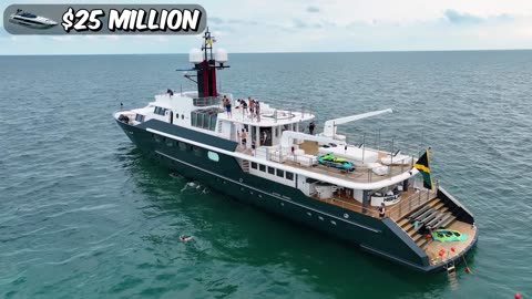 $1 VS $1,000, 000, 000 Yacht!