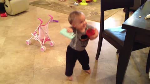 15-month-old baby dances to "All About That Bass"