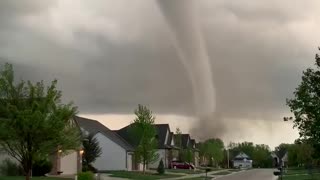 Andover Tornado Entering Neighborhood