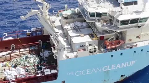 Cleansing the Ocean: Epic Plastic Extraction from the Great Pacific Garbage Patch