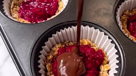 "Deliciously Easy: No Bake Oatmeal Raspberry Cups for the Perfect Bite-sized Treats!"