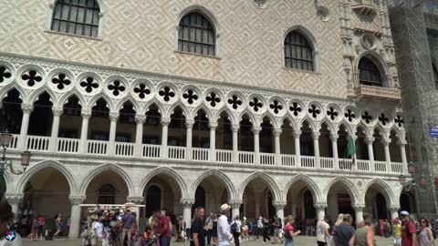 Cinematic Documentary - Tour of Venice - Visiting Top Tourist Attractions in Venice - Italy