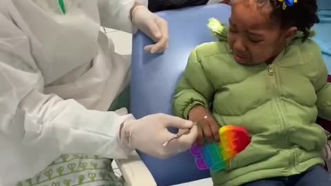 crianca no dentista.mp4
