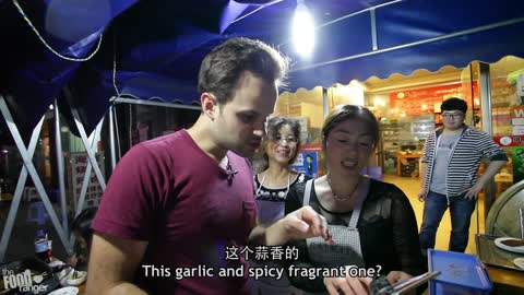 Chinese Food | Eating Sichuan "Paper" Fish With A Local Girl In Chengdu