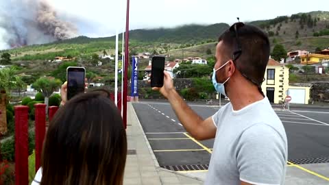 Volcano erupts on Spanish Canary Island of La Palma