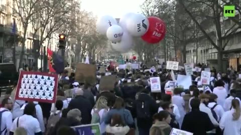 The people of France are standing up for doctors and patients, and recognizing the tyrannical power of big Pharma.