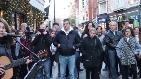 Dublin street performer shocks crowd with her exceptional talent