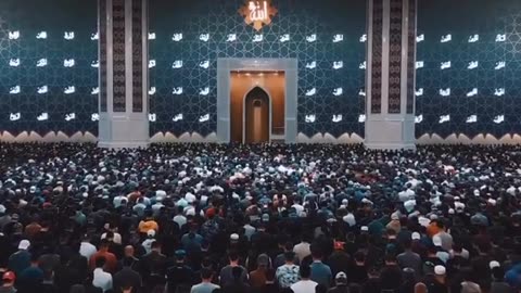 30,000 people praying in masjid in Kazakhstan