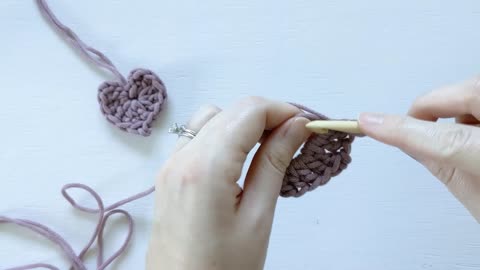 Crochet a Mini Heart in 5 Minutes! Crochet Heart Tutorial