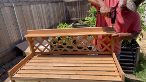 Outdoor Garden Potting Bench Assesmbly