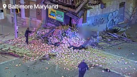 🚨WATCH: Jaw-Dropping Video Shows a fatal crash, as a Building Collapse During a Police Chase