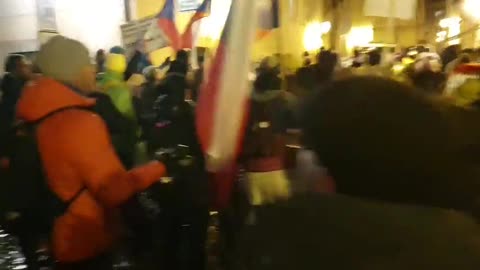 Protest proti přijmutí pandemického zákona V. část 1.2.2022 Malostranské náměstí, Praha 1