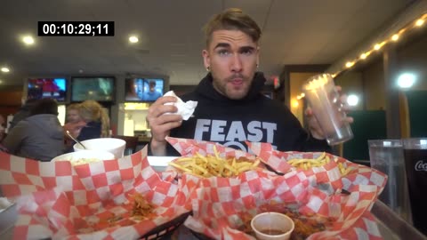 MASSIVE FRIED CHICKEN CHALLENGE (16 Pieces) Crispy Fried Chicken Family Meal In South Dakota