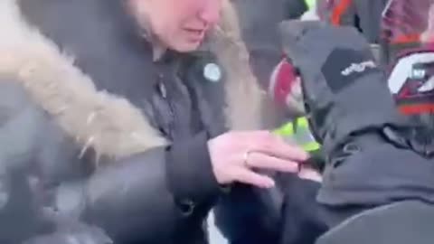 Canadian Police Deploying Pepper Spray And Manhandling Elderly Peaceful Protesters