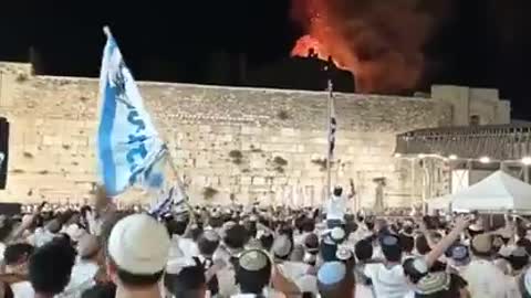 These are Israelis dancing and celebrating at the burning of the al-Aqsa compound,