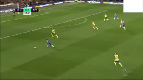 Eden Hazard with an excellent strike into the opposite corner to open up the scoring!