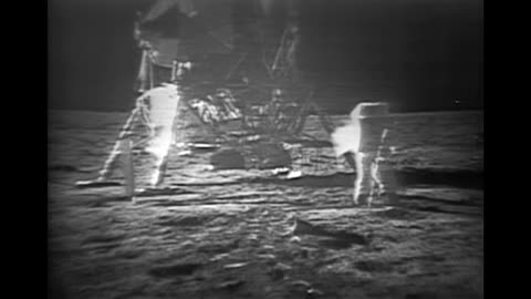 Apollo_11_moonwalk_montage_720p