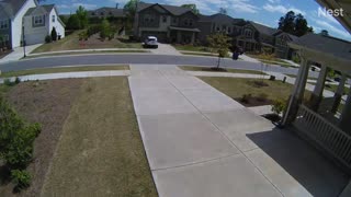 Package Thief Pretends to Be Homeowner