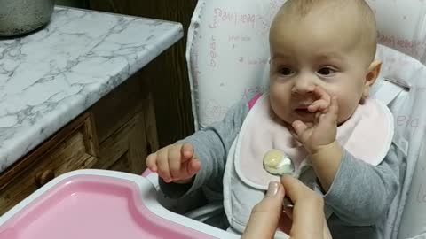 Hilarious! Baby eating mashed potatoes with sour cream! OMG! The most funny baby video ever!