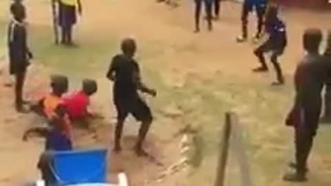WATCH [Ghetto kids display rare football skills] VIDEO