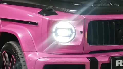 Pink Mercedes-Benz G63