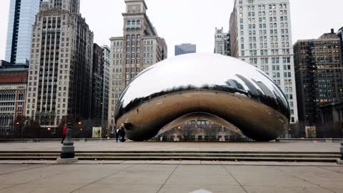 Great Time Lapse Footage of The Bean - Chicago's Millennium Park.