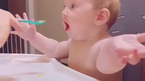 Hungry Baby Makes Animals Sounds After Every Bite