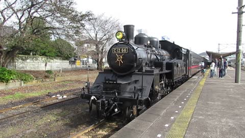 C12-66 Steam Locomotive