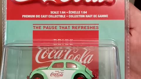 GREENLiGHT Coca-Cola themed Vw Beetle deluxe Chase car