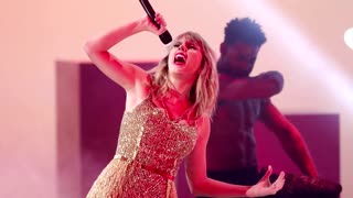 Taylor Swift re-releases hit “Fearless” album