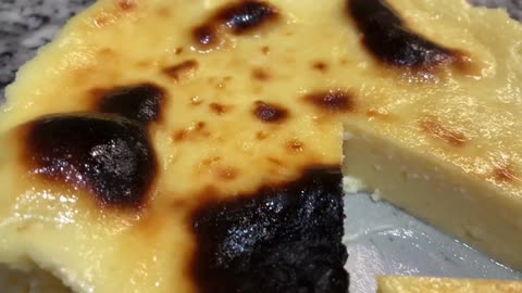 Cheesecake Basque with homemade cream cheese