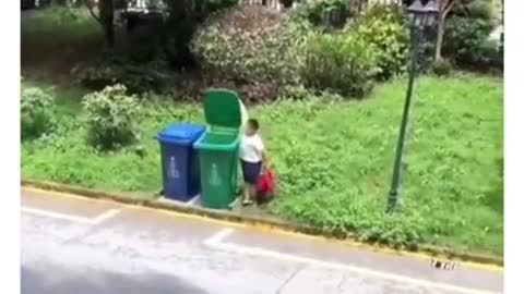 Funny kid Trying to be avangers
