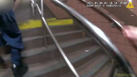 Bodycam shows police chasing purse snatcher in Manhattan subway station
