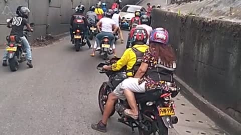 Video: Ciudadano denuncia a conductor que arrolló dos motos