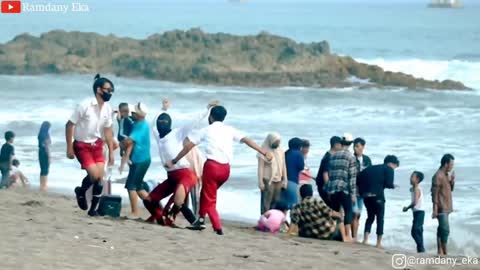 Tiktok dance in beach