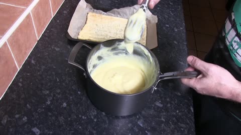 How to Make Vanilla Custard Slice | Easy creme patissiere recipe | Classic Neapolitan Slice Recipe