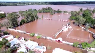 Floods in northeast Argentina displace hundreds