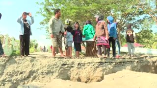 Indonesia quake turns ground into liquid - BBC News