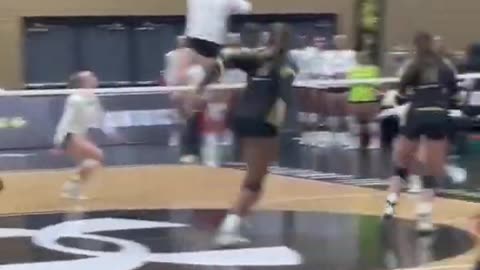 One_of_the_best_Volleyball_plays_you_will_ever_see