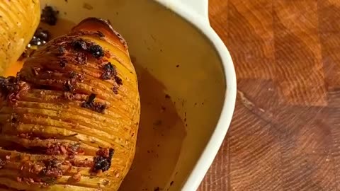 "Crispy Delights: Unveiling the Irresistible Allure of Hasselback Potatoes"
